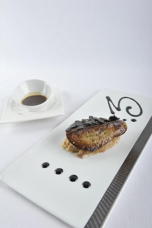Hotel Le Viscos Saint-Savin  エクステリア 写真