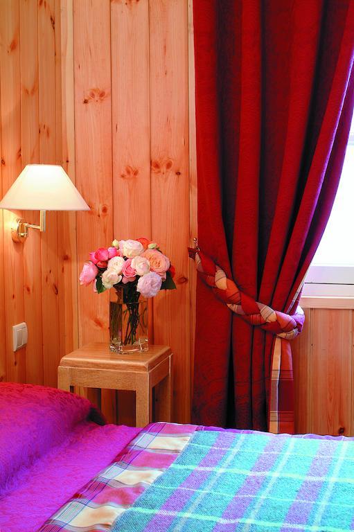 Hotel Le Viscos Saint-Savin  部屋 写真